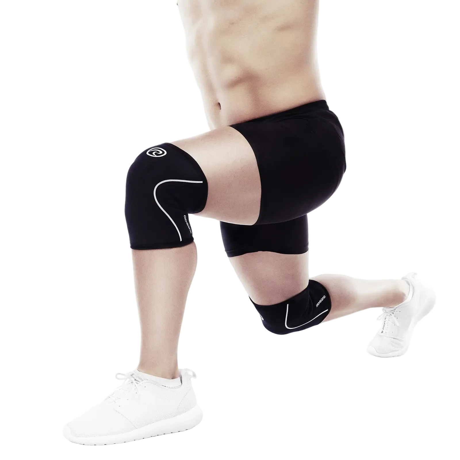 Athlete wearing Rehband Rx Knee Sleeves 5mm in black during a lunge - knee support for CrossFit, weightlifting and Hyrox training